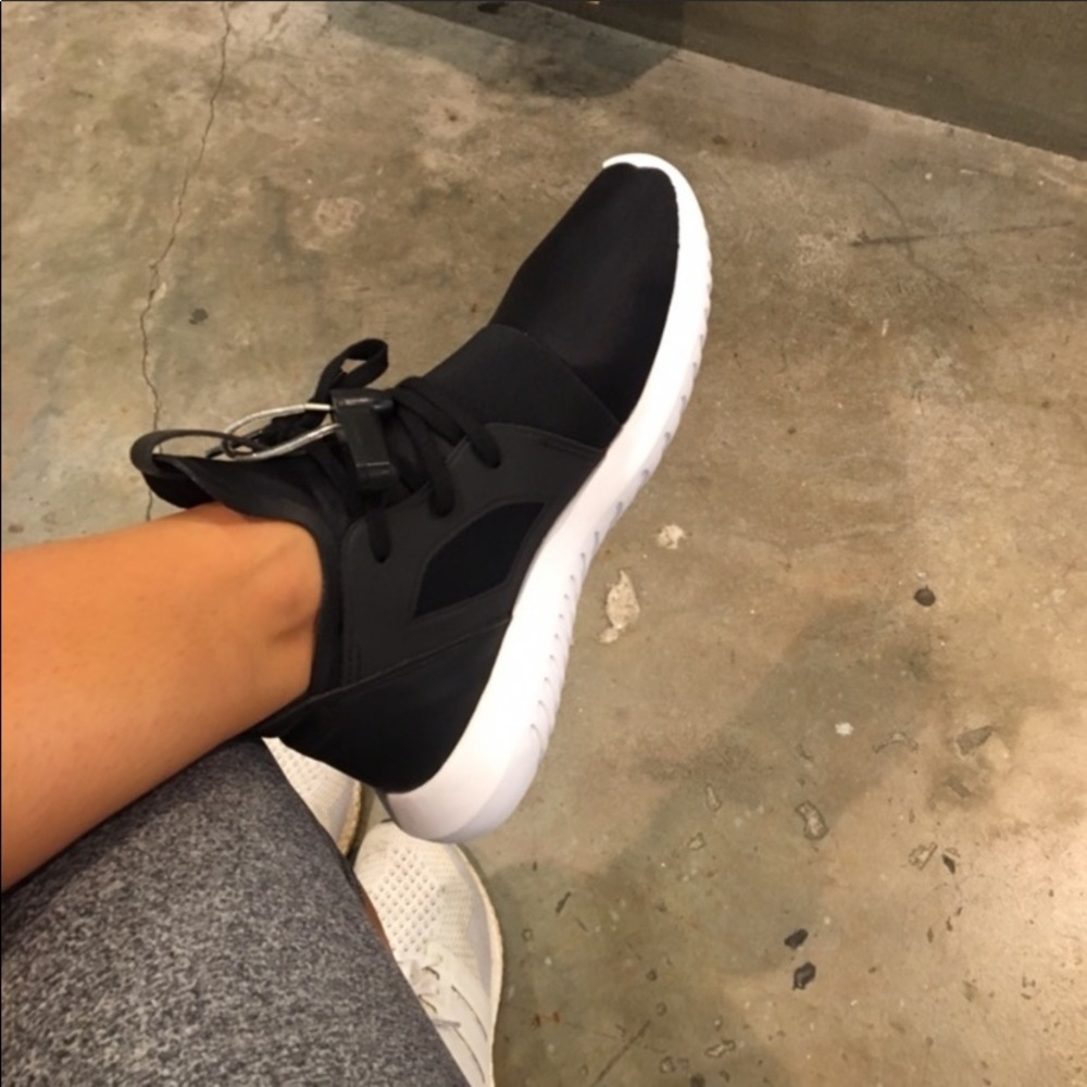 Adidas Tubular Defiant